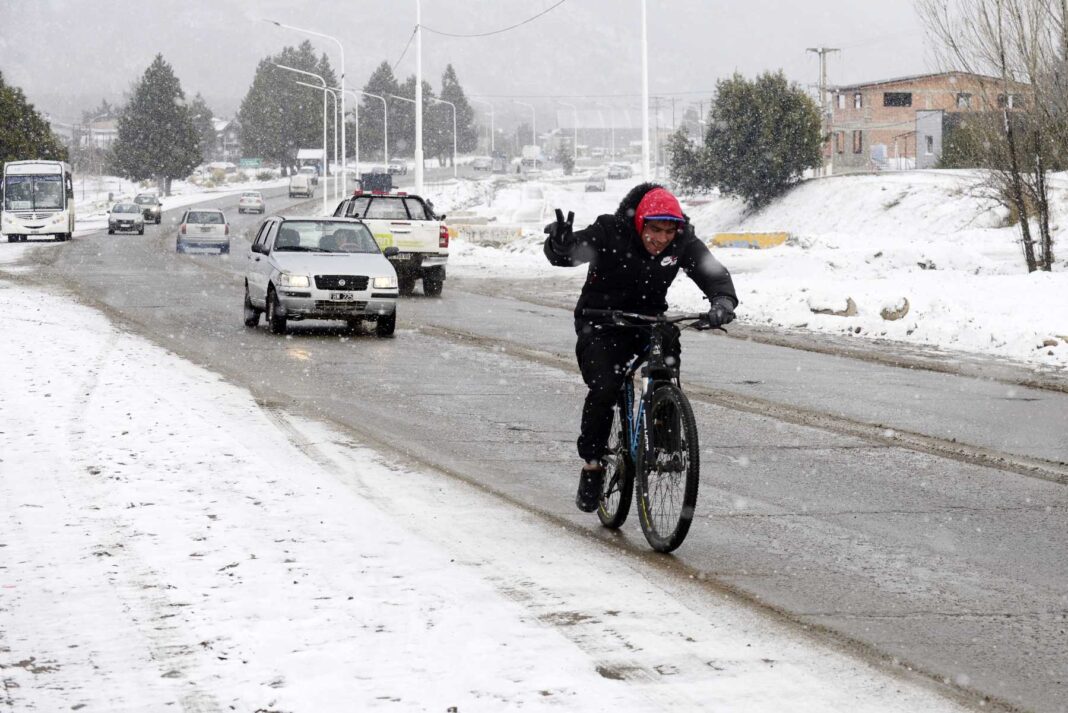 la-primavera-trajo-la-nieve-a-la-cordillera-de-neuquen-y-rio-negro:-las-postales-mas-impactantes